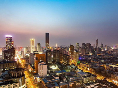 南京出臺(tái)“土地新政”—— 地價(jià)“觸頂”后改為搖號(hào)定買家 限制競(jìng)買數(shù)量